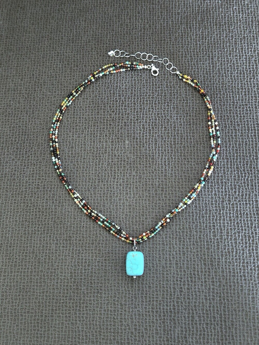 Triple3️⃣ Strand Glass🪟 Bead Necklace with Turquouise🩵 Pendant